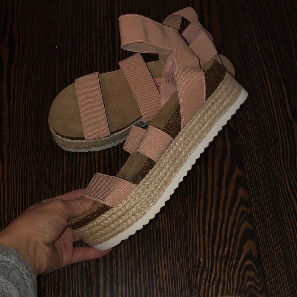 Espadrilles NEW - Picture 2 of 2